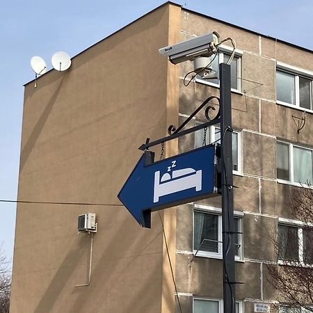 Harrys City Motel Комарно Екстер'єр фото